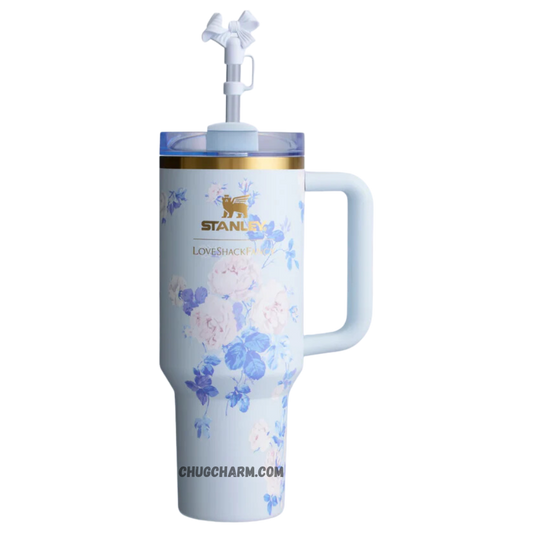 Stanley Everblooming Rosettes 40oz Tumbler with Gift Box – floral-themed insulated tumbler featuring a delicate rosette design, beautifully presented in a gift box.