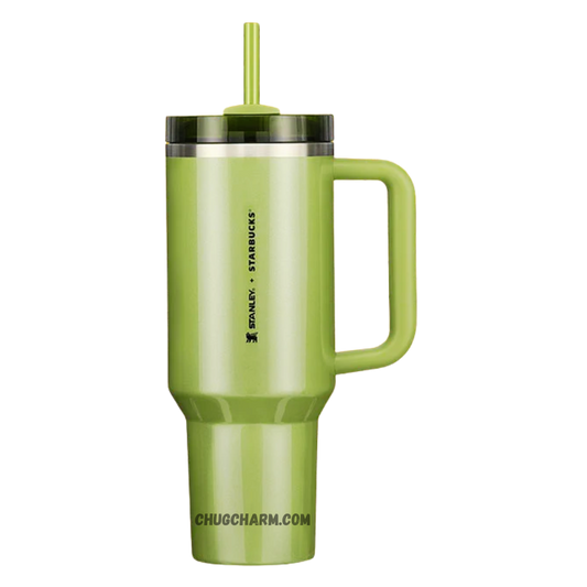 Stanley X Starbucks Olive Green 40oz Tumbler – stylish insulated tumbler in a muted olive green shade, combining functionality with a modern, earthy look.