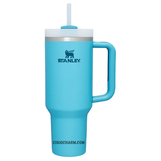 Stanley 40 oz Tumbler in Blue Pool with a durable handle and double-wall insulation for maintaining your drinks at the perfect temperature.