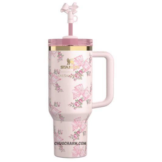 Stanley Rosa Beaux Pink 40oz Tumbler with Gift Box – elegant insulated tumbler in a soft pink hue, perfect for gifting in a stylish box.