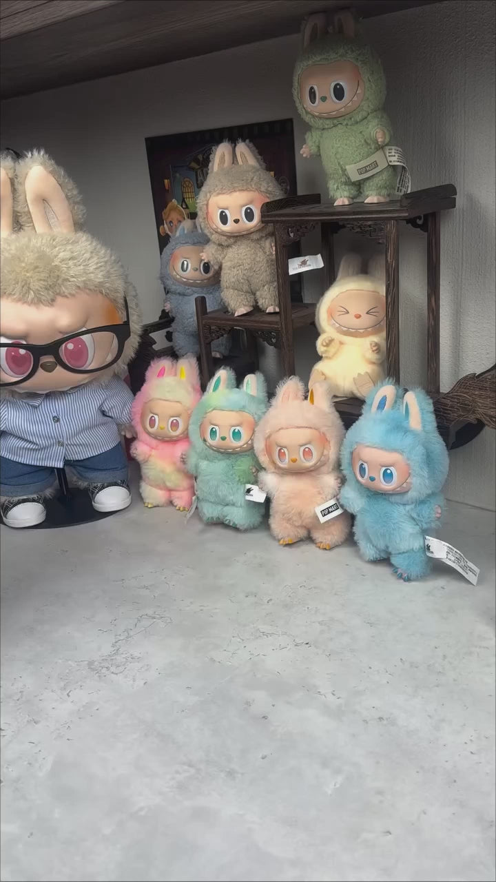 Stanley Labubu brown tumbler 40oz kawaii monster cup video with straw handle and insulated design demo